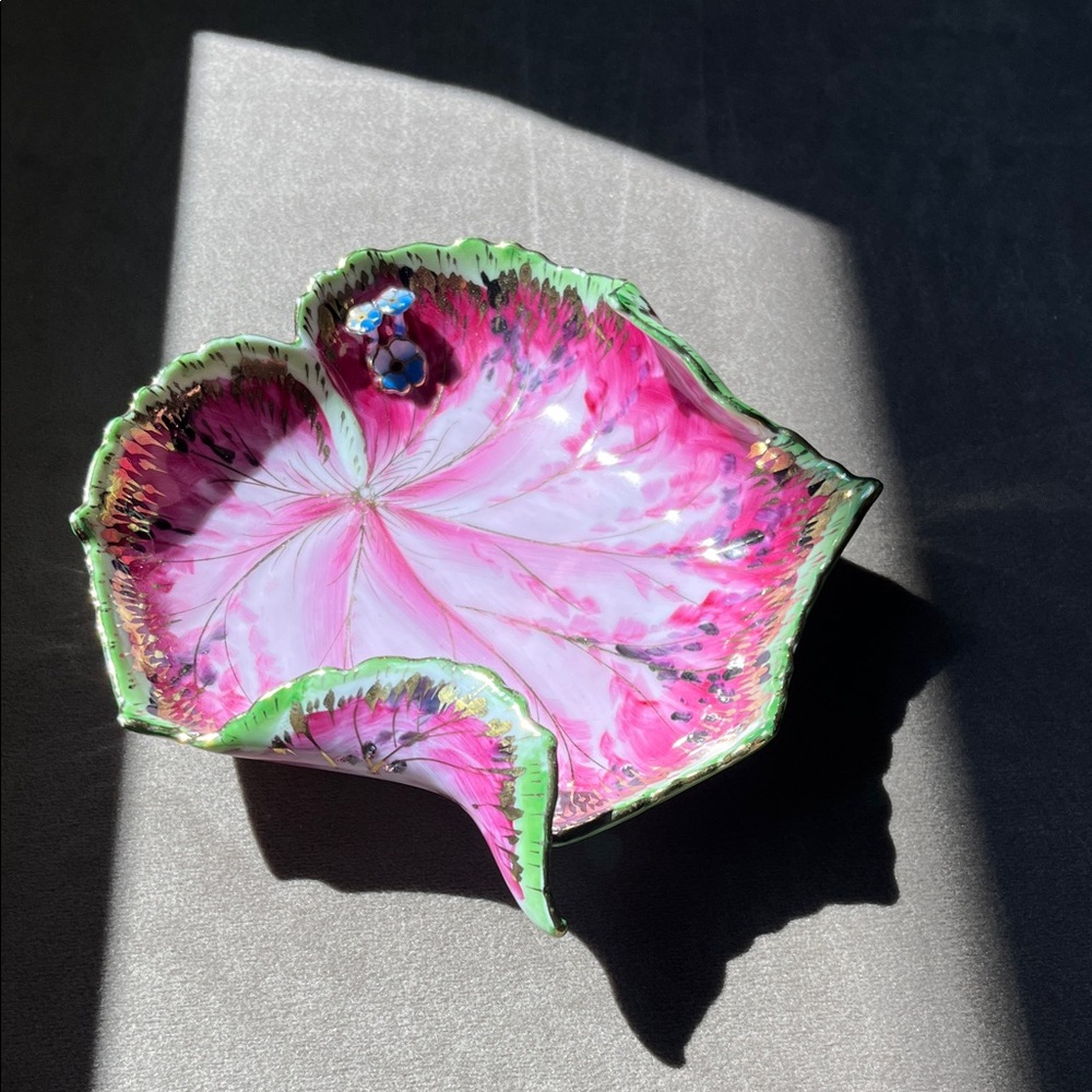 Occupied Japan Chubu Artistic Leaf-Shaped Decorative Bowl - Pink/Green